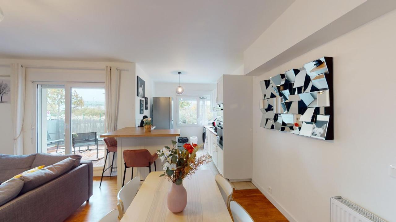 Apartamento Live Like A Local Stylish 2Br With Balcony & Parking Saint-Denis  Exterior foto