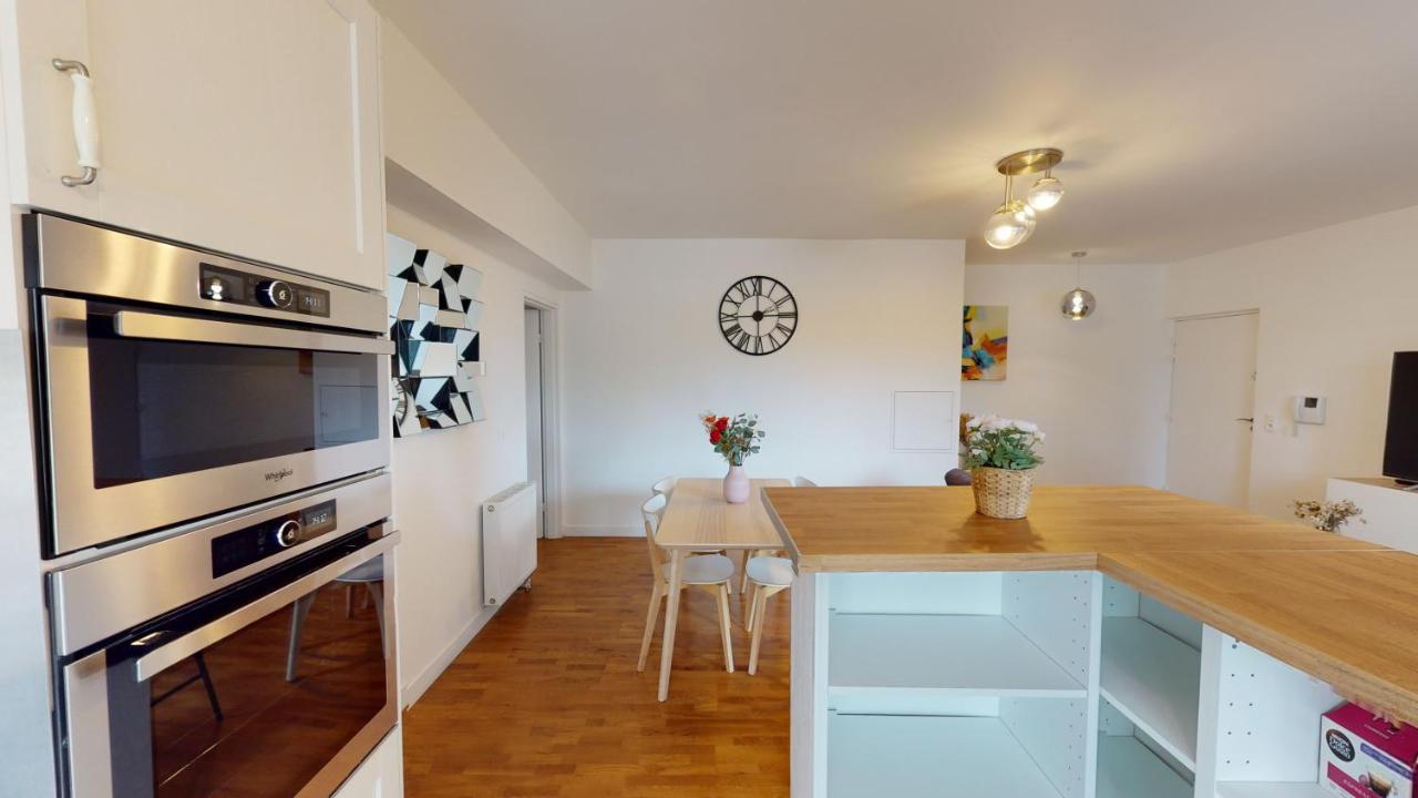 Apartamento Live Like A Local Stylish 2Br With Balcony & Parking Saint-Denis  Exterior foto